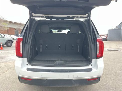 Used 2024 GMC Yukon SLT image 12