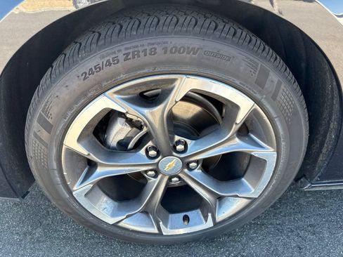 Used 2023 Chevrolet Malibu LT FWD image 9