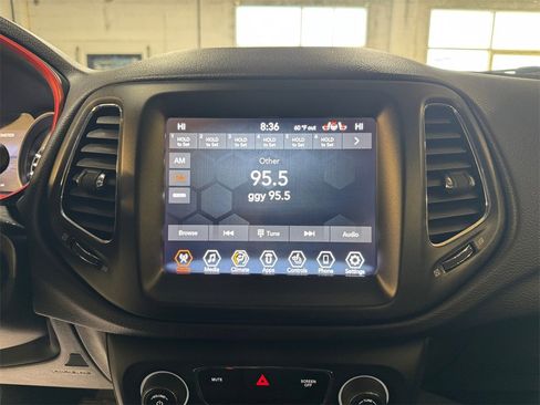 Used 2019 Jeep Compass Trailhawk w/ Leather Interior Group image 17