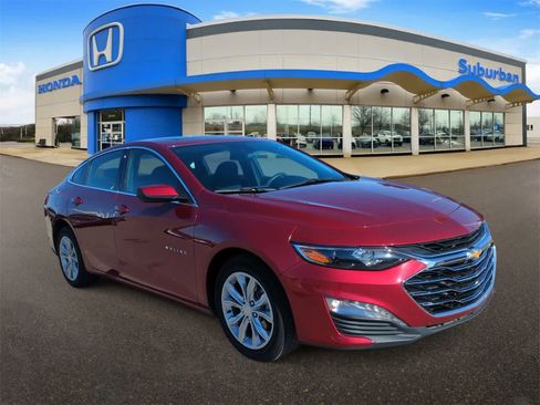 Used 2024 Chevrolet Malibu LT image 2