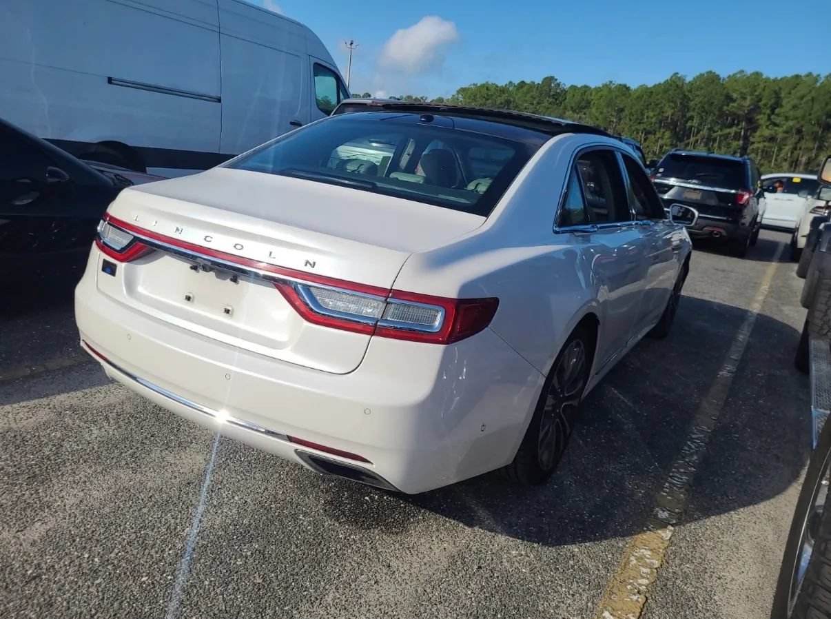 Used 2017 Lincoln Continental Reserve w/ Luxury Package AWD/4WD image 4