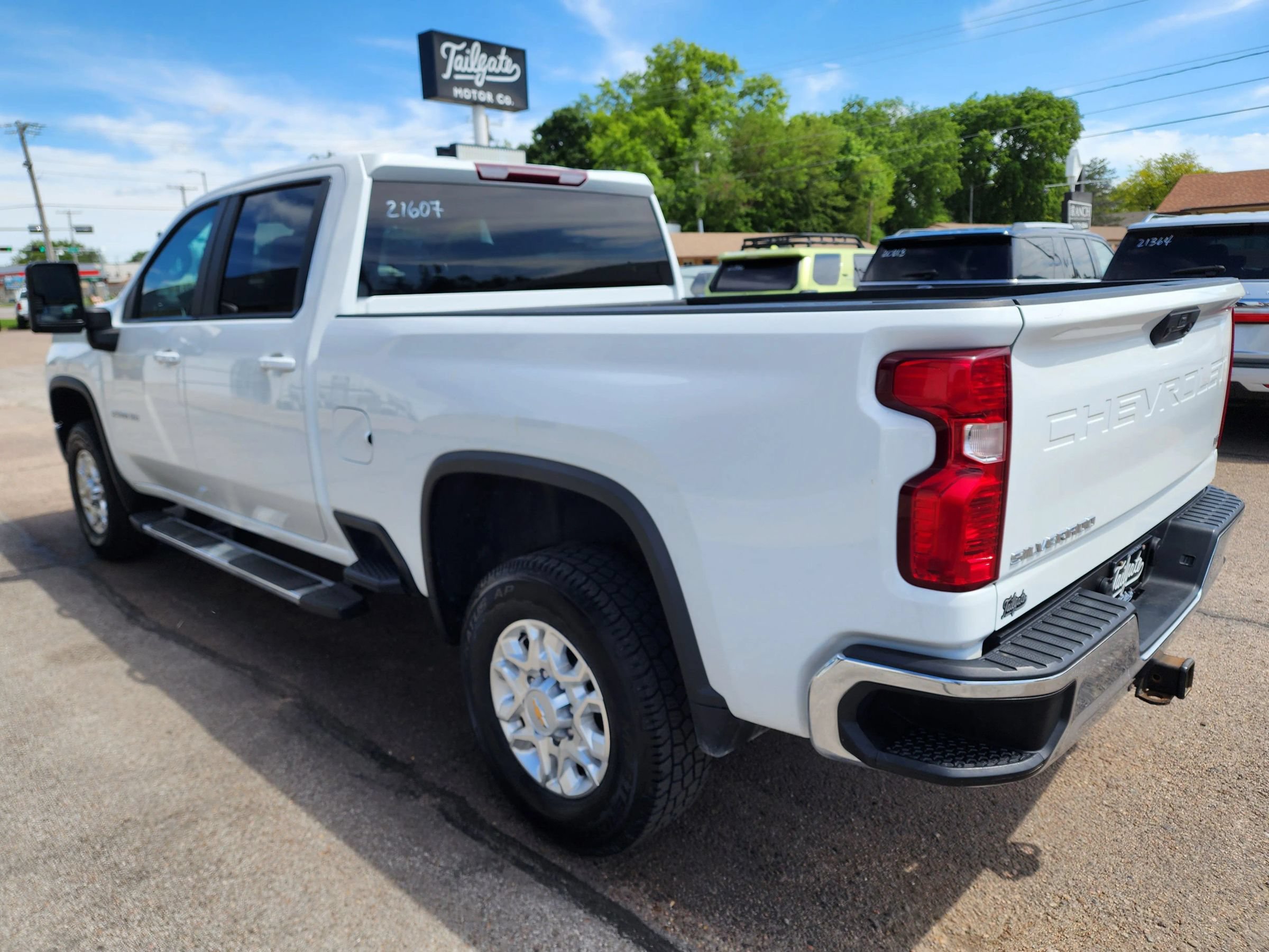 Used 2023 Chevrolet Silverado 2500 LT w/ Convenience Package AWD/4WD image 5