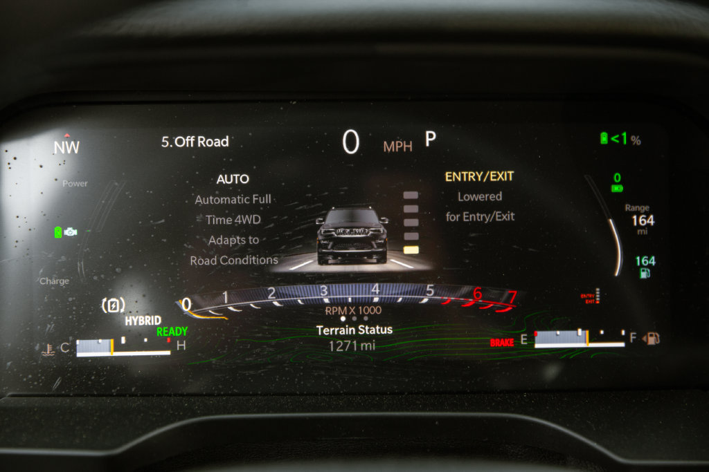 Used 2023 Jeep Grand Cherokee Trailhawk w/ Advanced Protech Group II AWD/4WD image 17