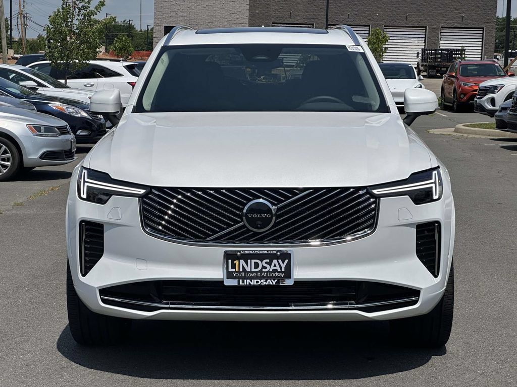 Used 2025 Volvo XC90 B6 Plus AWD/4WD image 2