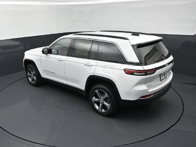 New 2026 Jeep Grand Cherokee Limited AWD/4WD image 16