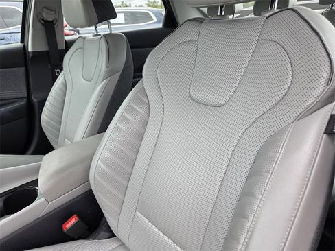 Used 2024 Hyundai Elantra Limited image 14