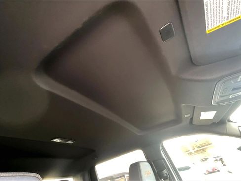 Used 2022 Chevrolet Silverado 1500 High Country image 18