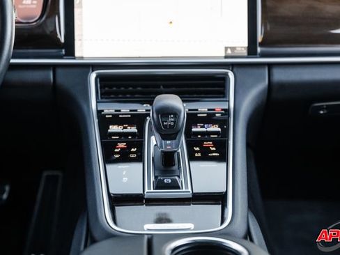 Used 2018 Porsche Panamera 4S image 24