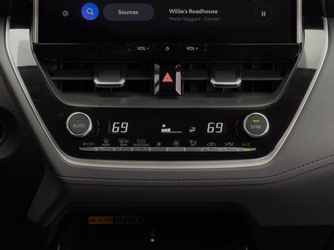 Certified 2026 Toyota Corolla Cross XLE image 18