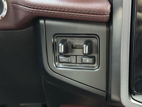 Used 2024 Ford Expedition Limited image 41