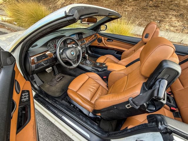 Used 2010 BMW 335i Convertible RWD image 6