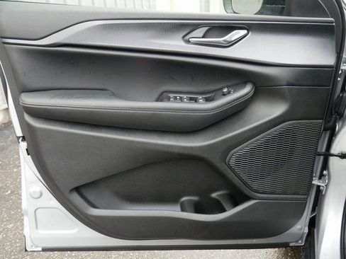 New 2025 Jeep Grand Cherokee Laredo image 12