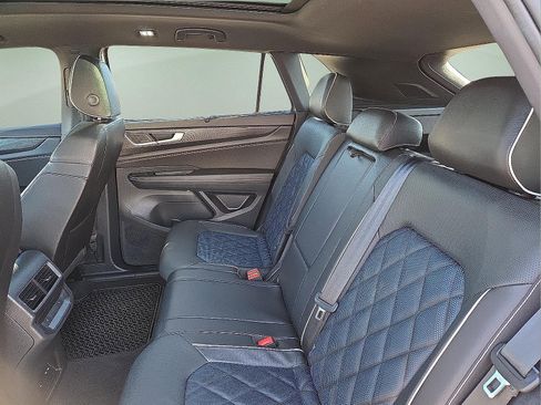 Used 2024 Volkswagen Atlas Cross Sport SEL Premium R-Line image 10