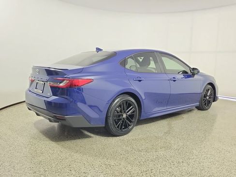 Used 2026 Toyota Camry SE FWD image 5