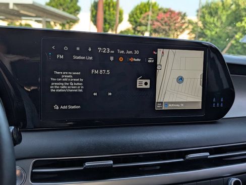 Used 2023 Hyundai Palisade SEL w/ Premium Package FWD image 6