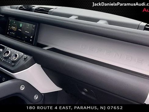 Used 2023 Land Rover Defender 90 S image 13