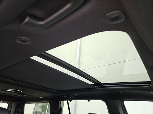 New 2026 Jeep Grand Wagoneer Limited AWD/4WD image 9