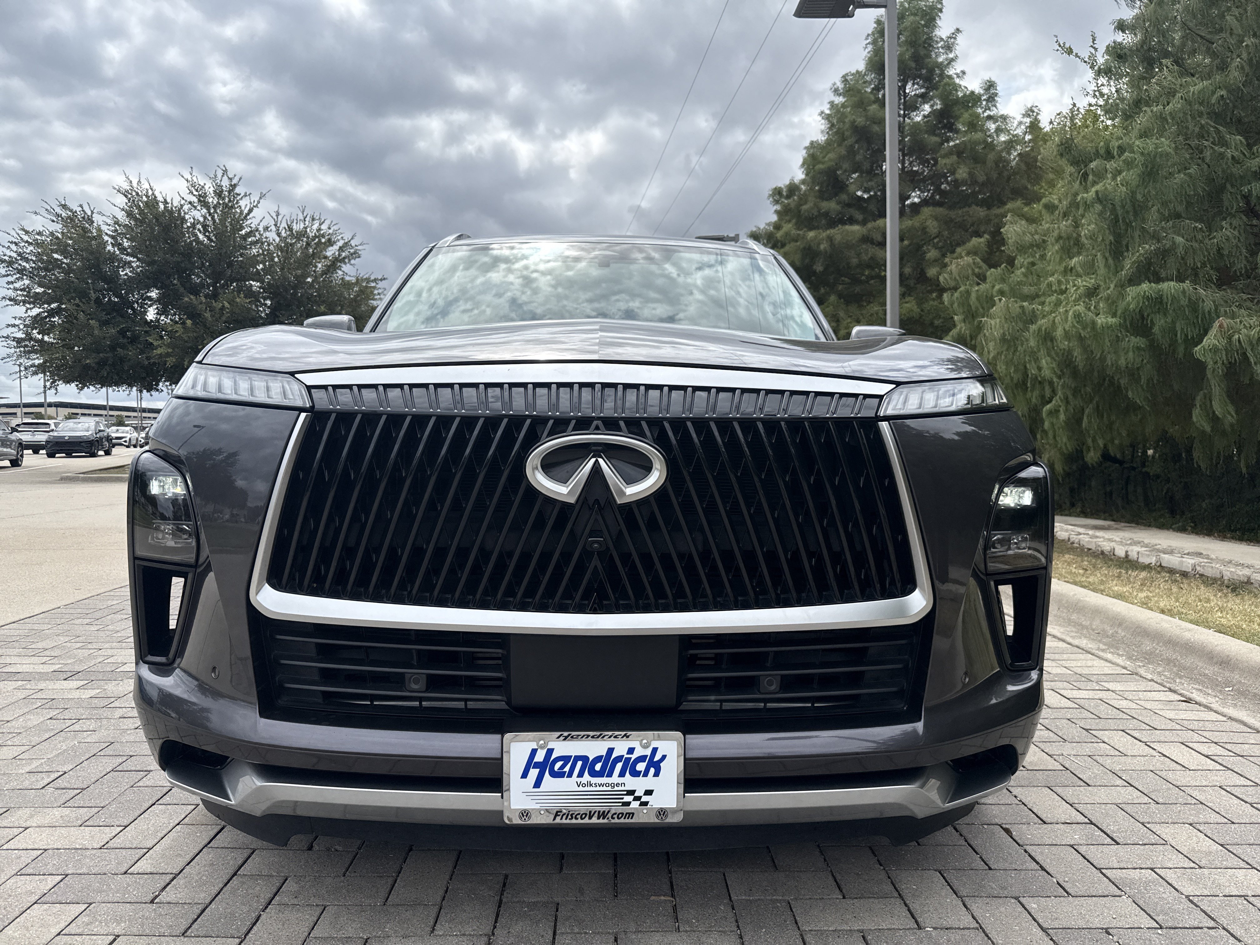 Used 2025 INFINITI QX80 Luxe w/ Cargo Package AWD/4WD image 3
