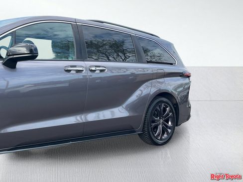 Certified 2022 Toyota Sienna XSE w/ XSE Plus Package FWD image 10