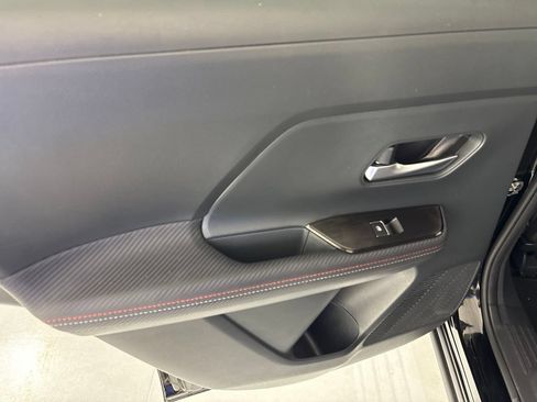 Certified 2025 Nissan Kicks SR FWD image 22