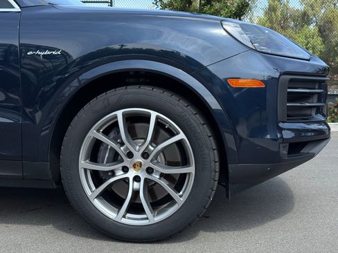 Certified 2024 Porsche Cayenne image 12