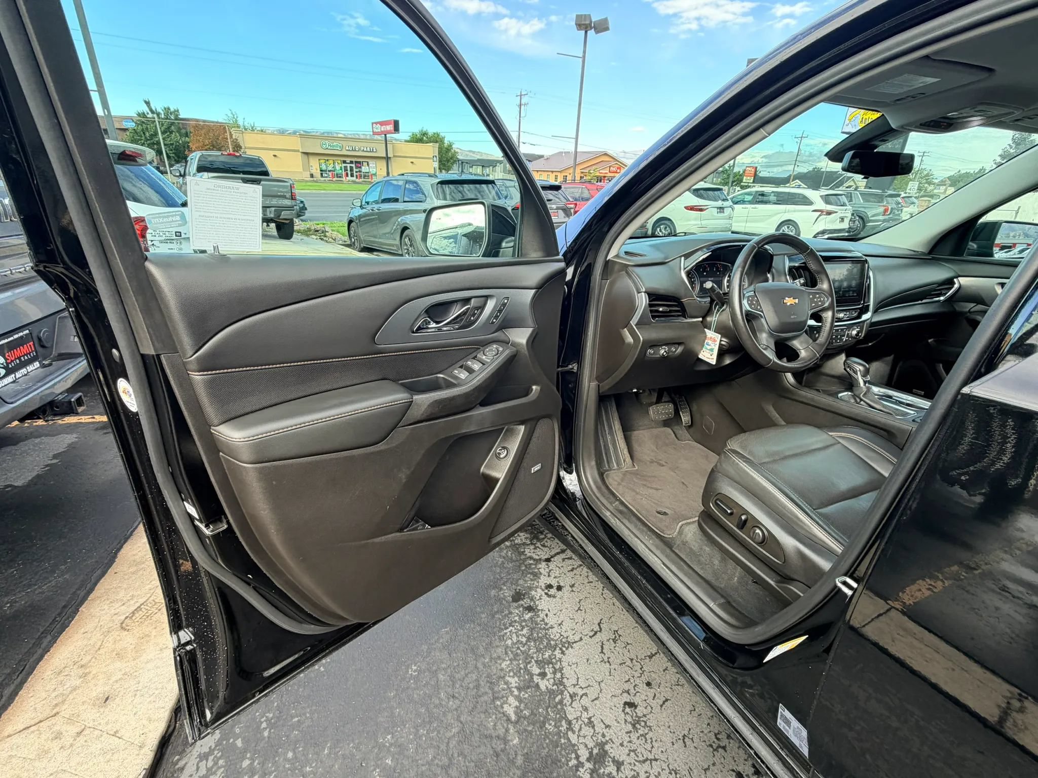 Used 2021 Chevrolet Traverse Premier w/ Redline Edition AWD/4WD image 10