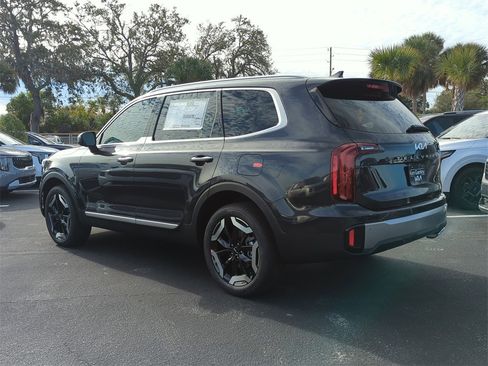 New 2025 Kia Telluride S image 6