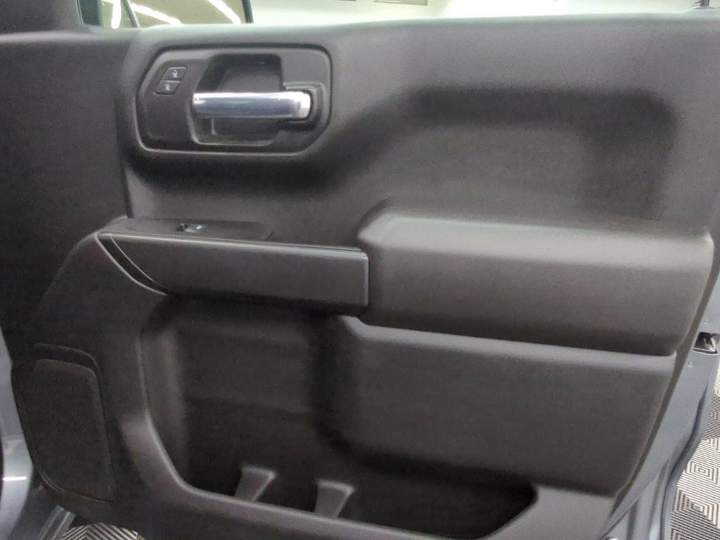 Used 2022 Chevrolet Silverado 1500 Custom Trail Boss AWD/4WD image 32