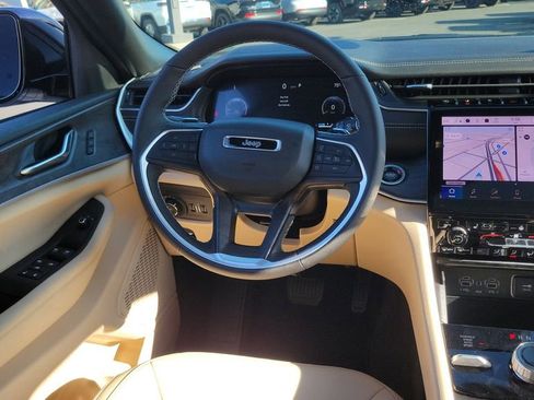 New 2025 Jeep Grand Cherokee L Limited w/ Black Appearance Package image 10