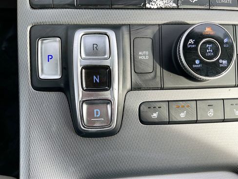 Used 2023 Hyundai Palisade Limited w/ Cargo Package image 17