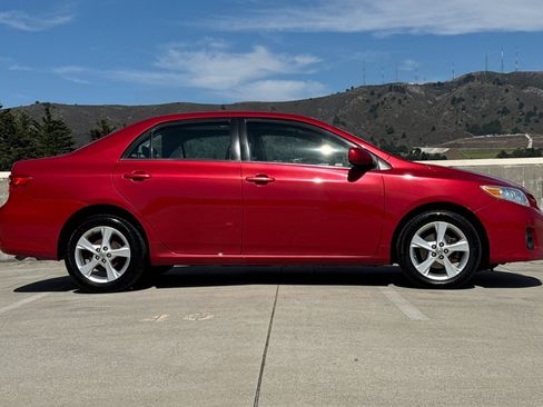 Used 2013 Toyota Corolla LE w/ Premium Pkg FWD image 7