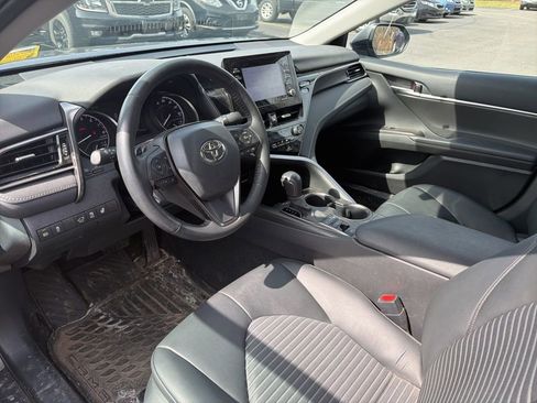 Used 2023 Toyota Camry SE w/ Cold Weather Package image 6