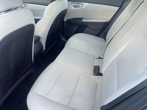 Used 2022 Kia Forte LXS image 11