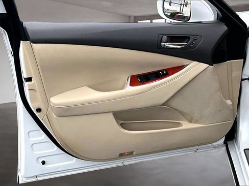Used 2011 Lexus ES 350 FWD image 22