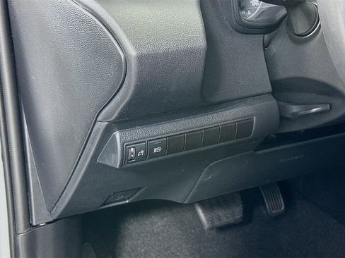 Used 2024 Toyota Corolla SE image 10