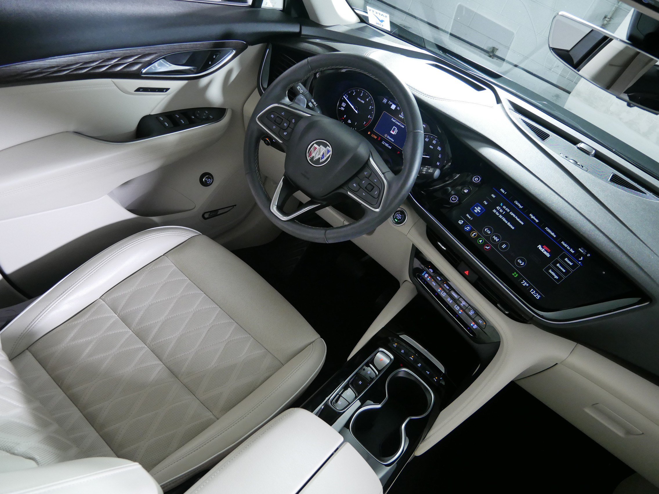 Used 2023 Buick Envision Avenir AWD/4WD image 9