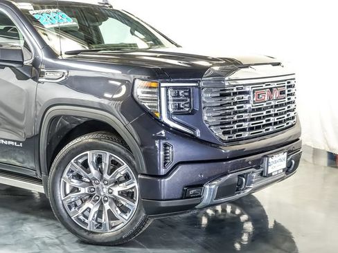 Certified 2023 GMC Sierra 1500 Denali w/ Denali Reserve Package AWD/4WD image 3