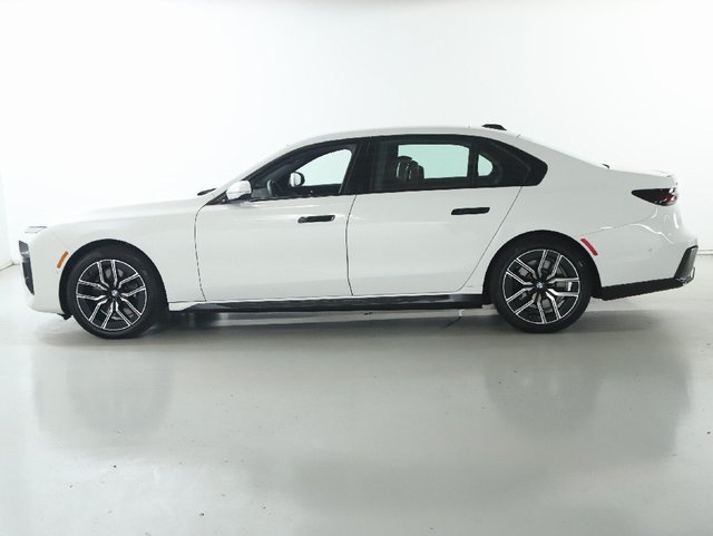Used 2026 BMW 740i xDrive AWD/4WD image 4