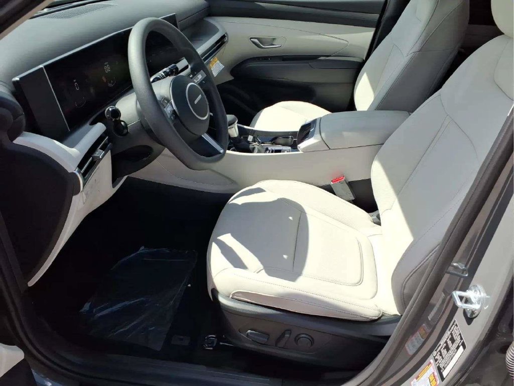 New 2026 Hyundai Tucson SEL Plus w/ Tow & Go Package FWD image 14