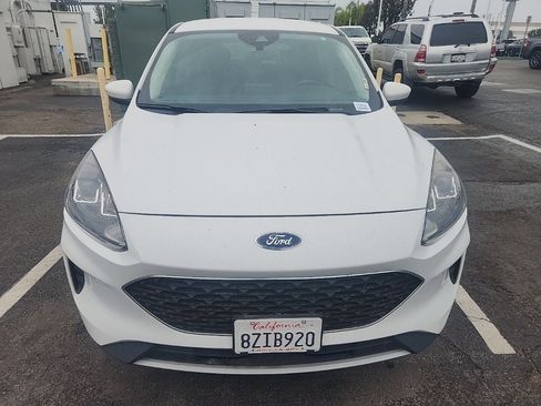 Used 2021 Ford Escape SE image 2