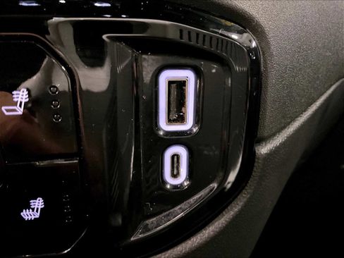 Used 2024 GMC Sierra 1500 SLT image 25