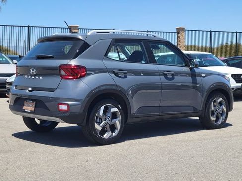 New 2026 Hyundai Venue SEL FWD image 4