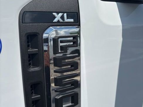 New 2025 Ford F550 4x4 Regular Cab Super Duty image 15