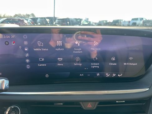 Used 2025 Buick Envision Preferred image 19