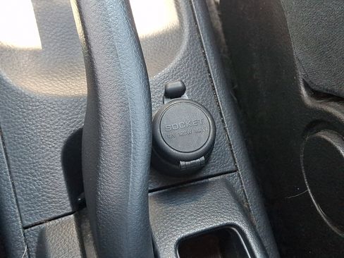 Used 2012 Nissan Versa Hatchback FWD image 24