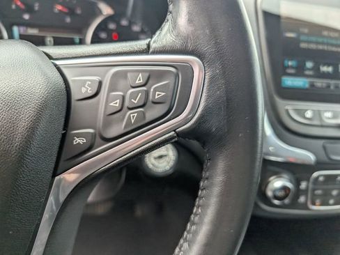 Used 2018 Chevrolet Equinox Premier FWD image 18