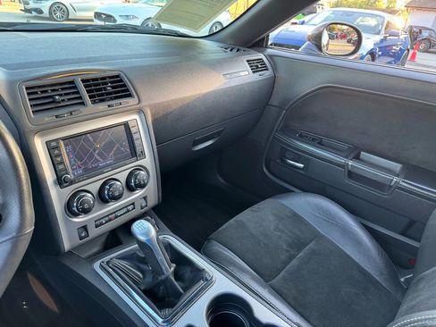 Used 2014 Dodge Challenger SRT8 w/ Harman/Kardon Audio Group image 42