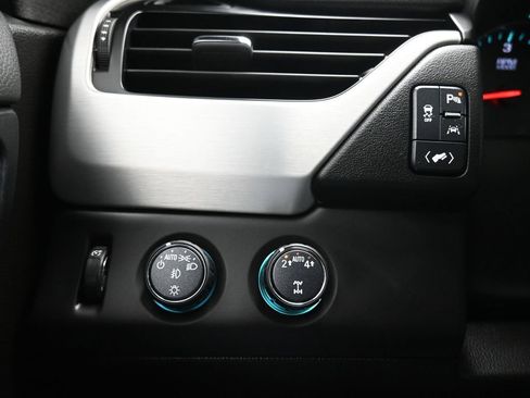 Used 2020 GMC Yukon XL SLT image 27