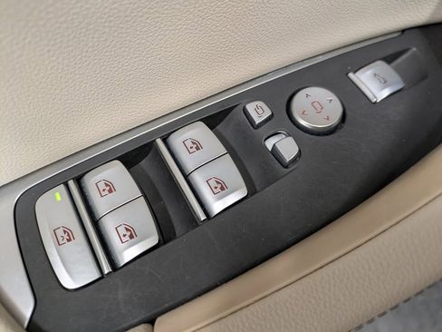 Used 2021 BMW X4 xDrive30i w/ Executive Package image 9