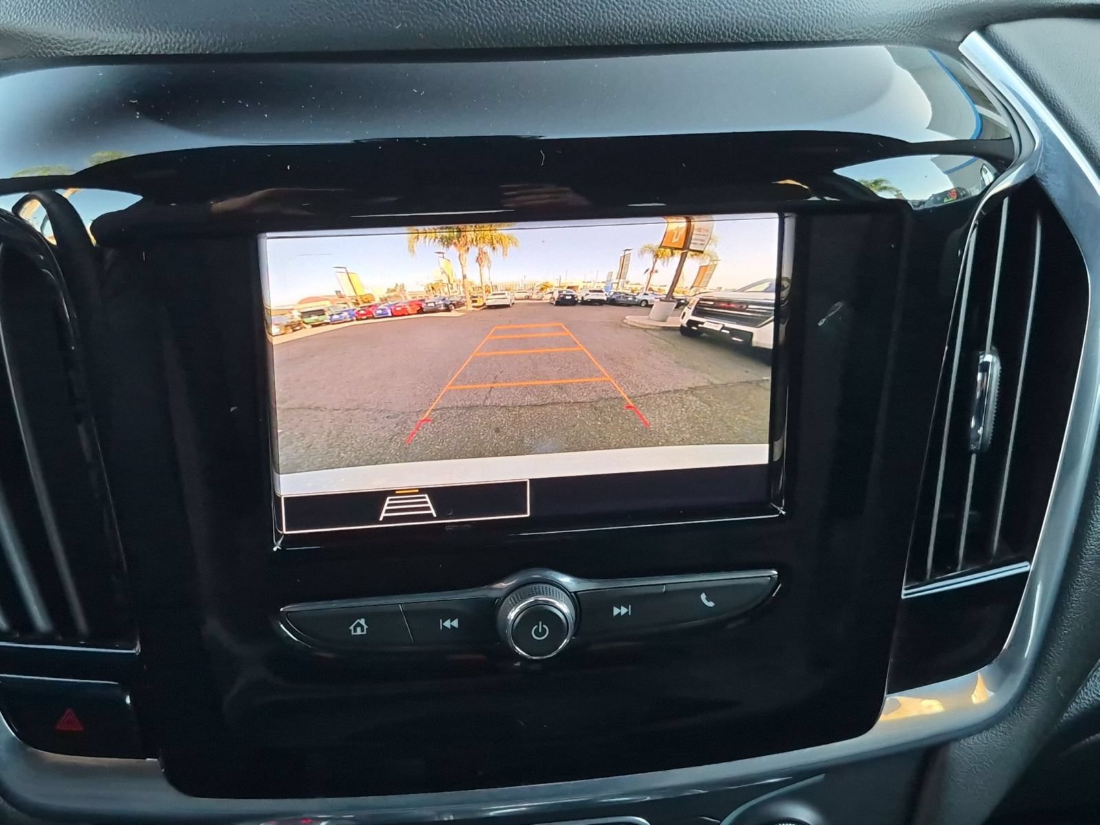 Used 2023 Chevrolet Traverse LT w/ LPO, Roadside Safety Package FWD image 19
